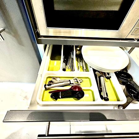 Duke And Duchess Apartments And Rooms - Private In Room Hot Tub Suites Londres Exterior foto