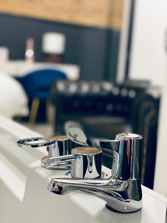 Duke And Duchess Apartments And Rooms - Private In Room Hot Tub Suites Londres Exterior foto