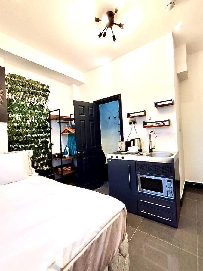 Duke And Duchess Apartments And Rooms - Private In Room Hot Tub Suites Londres Exterior foto