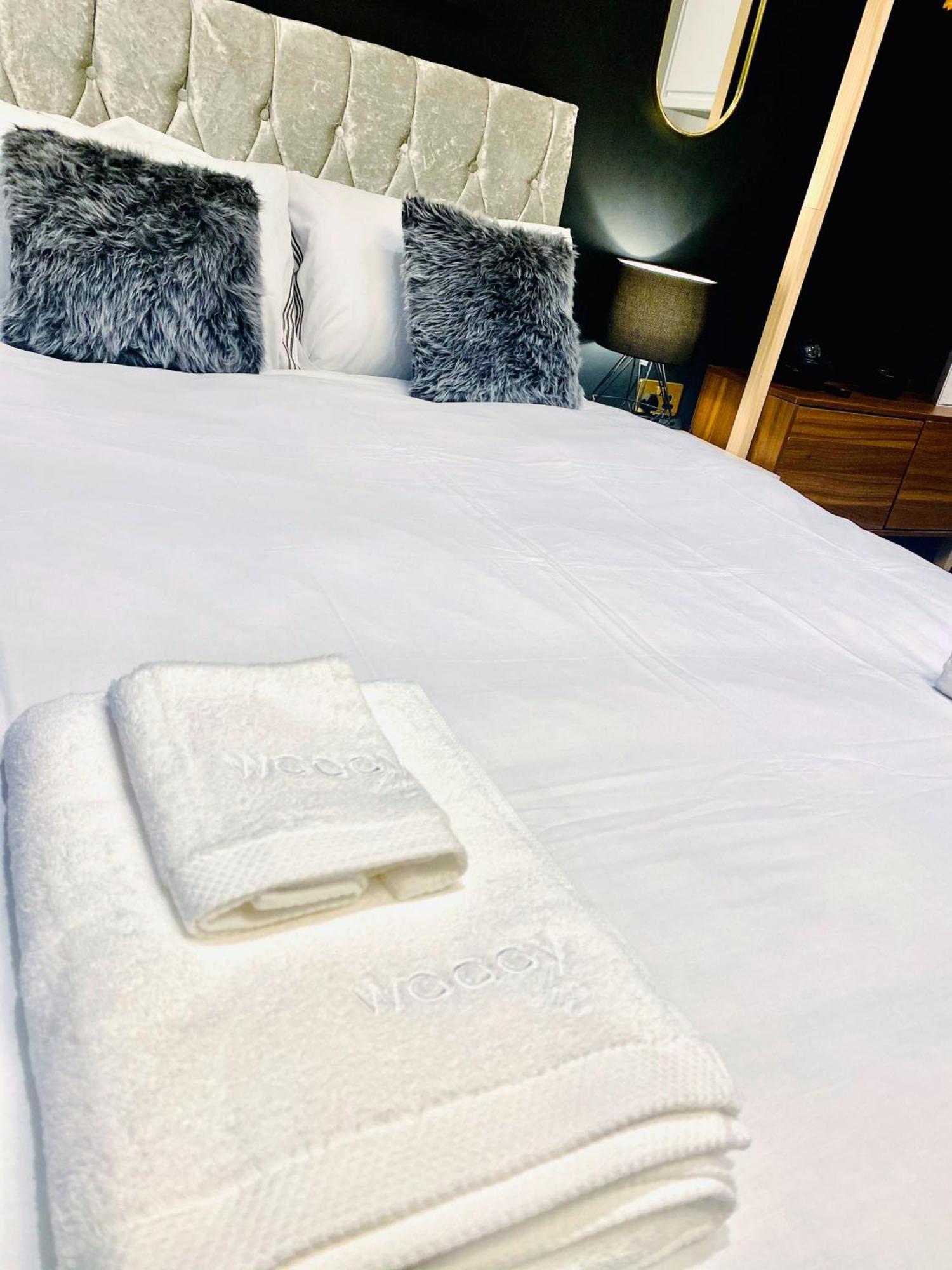 Duke And Duchess Apartments And Rooms - Private In Room Hot Tub Suites Londres Exterior foto